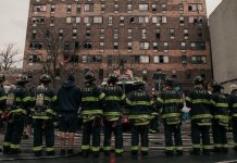 নিউইয়র্কে আবাসিক ভবনে অগ্নিকাণ্ড, শিশুসহ নিহত ১৯