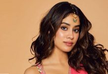 পাপারাজ্জিদের সঙ্গে কেক কাটলেন জাহ্নবী