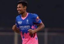 ফিল্ডিংয়ে দিল্লি, একাদশে মুস্তাফিজ