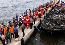 ইন্দোনেশিয়ায় নৌকায় আগুন লেগে ১৩ জনের মৃত্যু