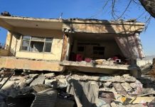 ধ্বংসস্তূপের নিচ থেকে ২০৭ ঘণ্টা পর নারীকে জীবিত উদ্ধার