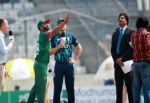 ইংল্যান্ডের বিপক্ষে টস জিতে ব্যাটিংয়ে বাংলাদেশ