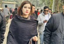 মাহিকে জুতা মারার হুমকি দিলেন নৌকার সমর্থক