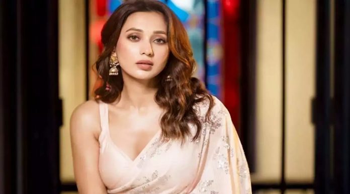 রাজনীতি ছাড়ার কারণ জানালেন মিমি