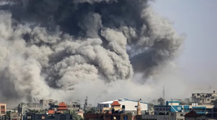 যুদ্ধবিরতির আলোচনার মধ্যেই রাফায় ইসরাইলের ভয়াবহ হামলা, নিহত ১২