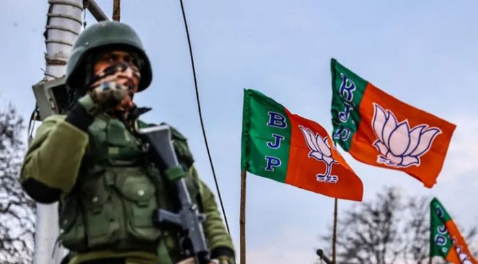 কেন কাশ্মীরে লড়ছে না মোদির দল?