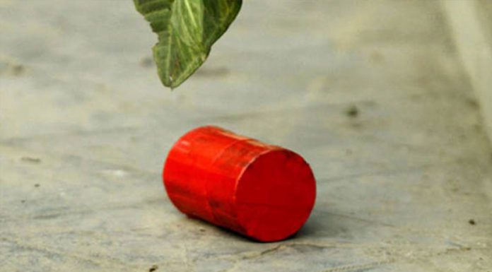 ব্যবসায়ীর কাছে চাঁদা না পেয়ে ককটেল বিস্ফোরণ