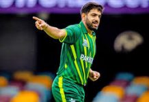 পাকিস্তানি পেসারের বিরুদ্ধে বল টেম্পারিংয়ের অভিযোগ