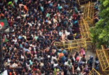 শিক্ষার্থীদের ২৪ ঘণ্টার আলটিমেটাম