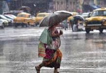বৃষ্টি অব্যাহত থাকতে পারে, কোথাও কোথাও ভারি বর্ষণের শঙ্কা