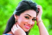 বন্যার্তদের জন্য অপুর প্রার্থনা