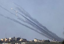 হামাসের রকেট হামলায় কাঁপল তেল আবিব