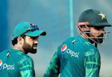 বাবর থেকে রিজওয়ানের কাঁধে উঠতে পারে পাকিস্তানের অধিনায়কত্ব