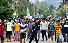 এবার পুলিশের অস্ত্রাগারে হামলা