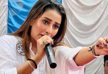 নারী সাংবাদিকের কোলে বসে তোপের মুখে নেতা