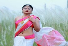 রাত সাড়ে ১২টা প্রায়, পাশেই একটা মাটির ঘর… মৌসুমী হামিদ