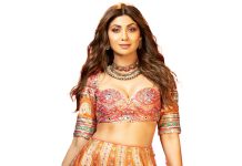 ৪৯ বছরেও ‘চিরতরুণী’ শিল্পা, জানালেন ফিটনেসের রহস্য