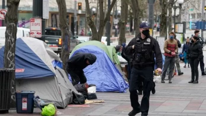 USA-Homeless-67701f5769da3 (1)