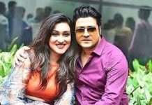বাংলাদেশি সিনেমা থেকে বাদ ঋতুপর্ণা, নেপথ্যে ফেরদৌস!