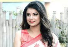 আনন্দের মধ্য দিয়েই সময় কাটছে