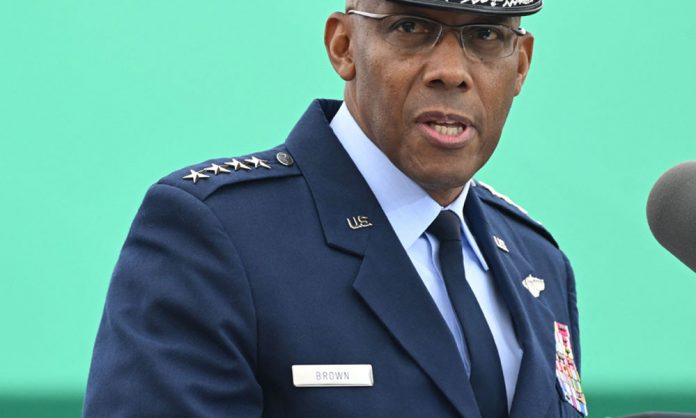 1740202911-e06d061a77a7bde916b8a91163029d41