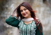দোটানায় তটিনী