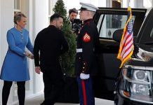 হোয়াইট হাউস থেকে বেরিয়ে যে বার্তা দিলেন জেলেনস্কি