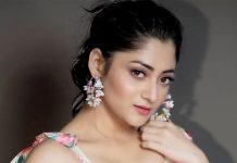 নজর কেড়েছেন আইটেমগার্ল পূজা