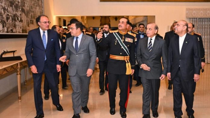 ezgif-745f5d88f59d79-6832864aee91c