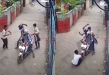 মগবাজারে প্রকাশ্য চাপাতি হাতে ছিনতাই, ভিডিও ভাইরাল
