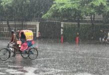 ঢাকাসহ সব বিভাগে বৃষ্টি, কোথাও ভারি বর্ষণের আভাস