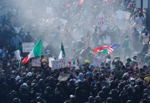 রণক্ষেত্র লস অ্যাঞ্জেলেস: ট্রাম্পের বিরুদ্ধে ক্যালিফর্নিয়ার গভর্নরের মামলার হুমকি