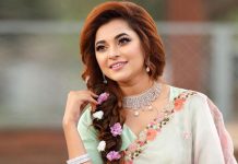 গান নিয়ে ইউরোপ ভ্রমনে লিজা
