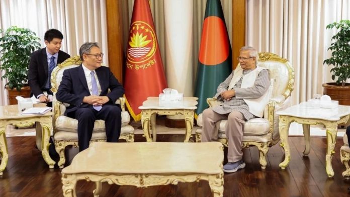 Visiting-Chinese-Commerce-Minister-Wang-Wentao-met-with-Chief-Advisor-Professor-Dr-683c8e68f0344