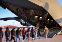 অবৈধ অভিবাসীদের উগান্ডা পাঠাচ্ছেন ট্রাম্প