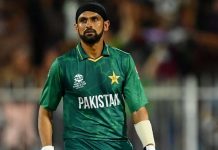 ভারতকে হারানোর উপায় বাতলে দিলেন শোয়েব মালিক