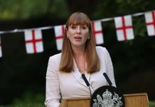 কর বিতর্কে পদত্যাগ করলেন যুক্তরাজ্যের উপ-প্রধানমন্ত্রী অ্যাঞ্জেলা রেইনার