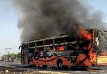ভারতে চলন্ত বাসে আগুন, পুড়ে মারা গেলেন ১৯ যাত্রী