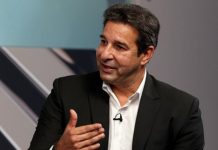 ক্রিকেটে রাজনীতি পছন্দ করি না : ওয়াসিম আকরাম