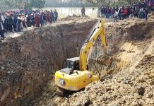 ৪২ ফুট গভীরেও সন্ধান মেলেনি সাজিদের, আরো খননের সিদ্ধান্ত