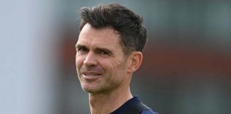 অধিনায়ক হলেন ৪৩ বছর বয়সী অ্যান্ডারসন