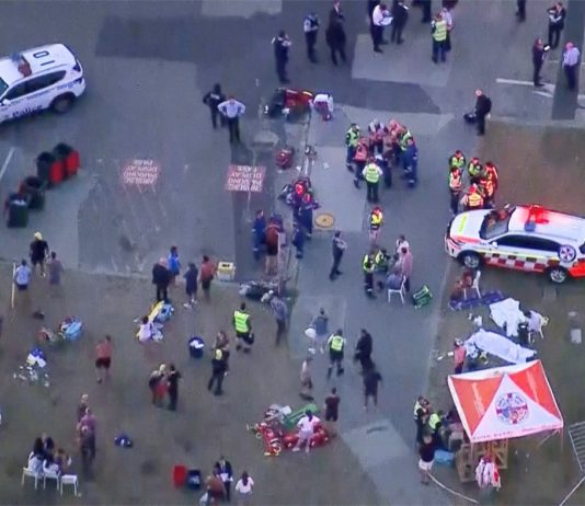 সিডনিতে ইহুদি ধর্মীয় অনুষ্ঠানে বন্দুকধারীর গুলি, নিহত অন্তত ১০