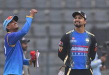 টস জিতে ফিল্ডিংয়ে রংপুর রাইডার্স