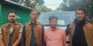 ওয়ার্কশপে অস্ত্র তৈরি, কারিগর গ্রেফতার