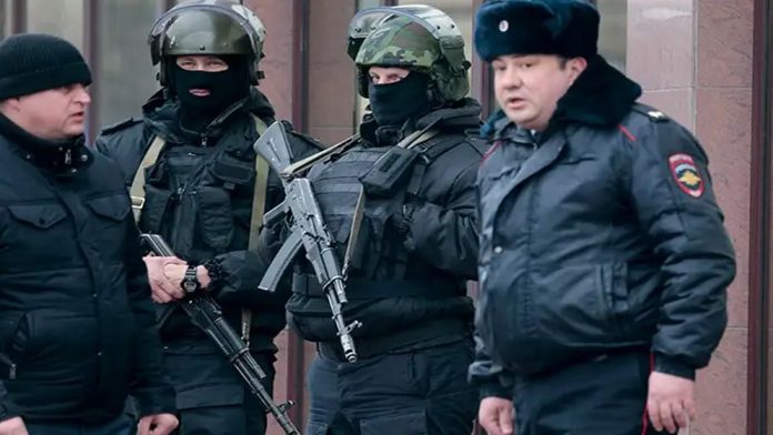 RUSSIAPOLICE-694ba6ba38212