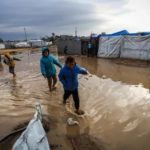 বন্যায় ডুবল অসংখ্য তাঁবু, বিপাকে গাজাবাসী