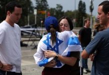 সিডনিতে বন্দুকধারীর হামলায় নিহত বেড়ে ১৬