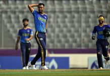 বাঁচা-মরার ম্যাচে শরিফুলের ফাইফারে বিপর্যয়ে নোয়াখালী