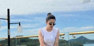 হোটেলের ব্যালকনিতে ফুরফুরে পরীমনি