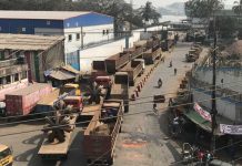 চট্টগ্রাম বন্দরে অচলাবস্থা, চলছে কর্মবিরতি